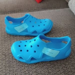 Blue 💙 kids crocs  size 13